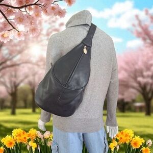 Stone Mountain Accessories Black Shoulder Bag